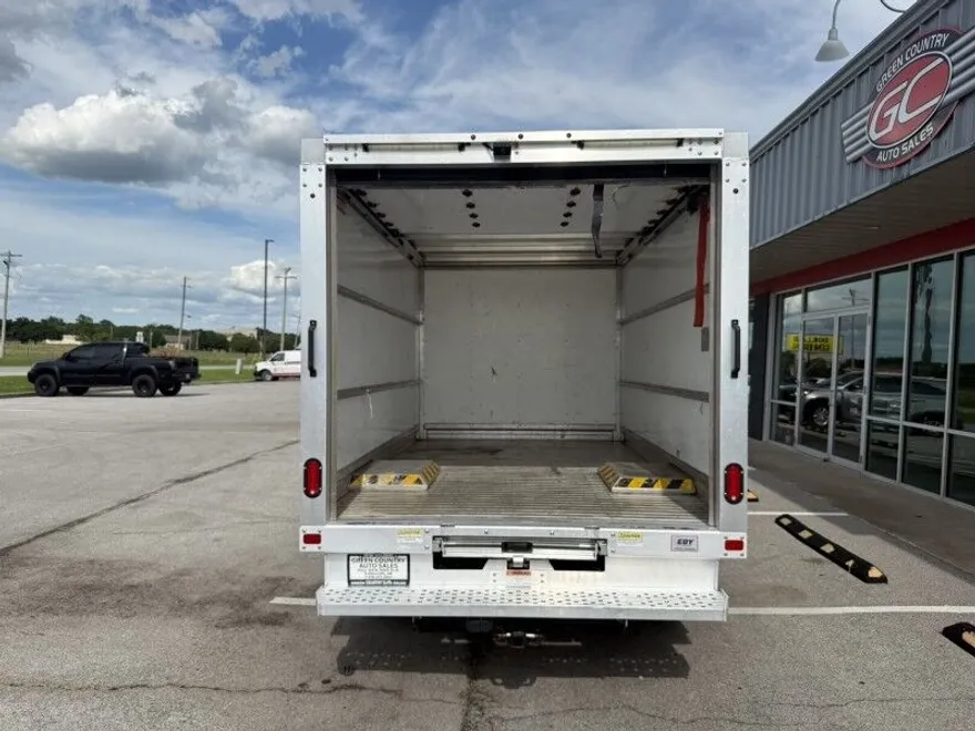 2019 Ford Transit Van photo 1