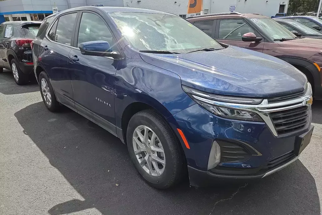 2023 Chevrolet Equinox LT photo 1