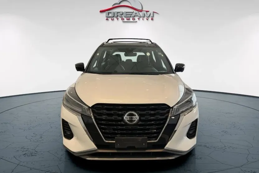 2021 Nissan Kicks SR photo 1