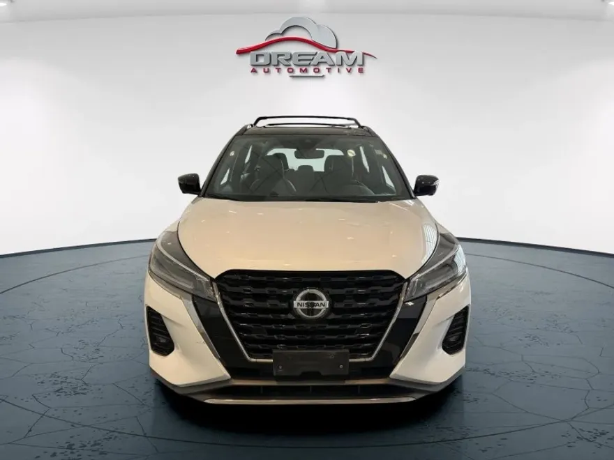 2021 Nissan Kicks SR photo 1