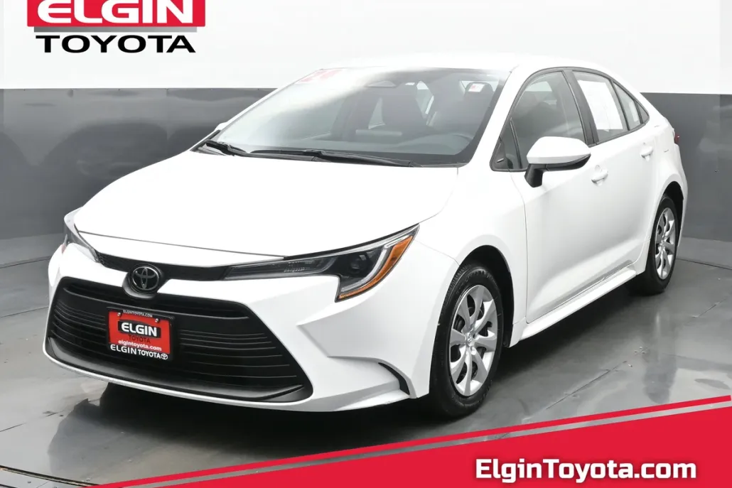 2024 Toyota Corolla LE photo 1