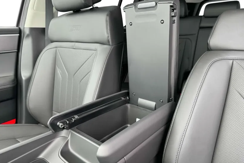 2025 Hyundai Santa Fe XRT photo 1