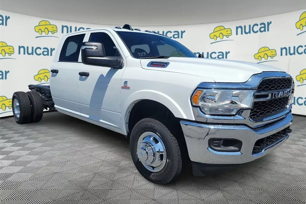 2024 Ram 3500 Tradesman photo 1