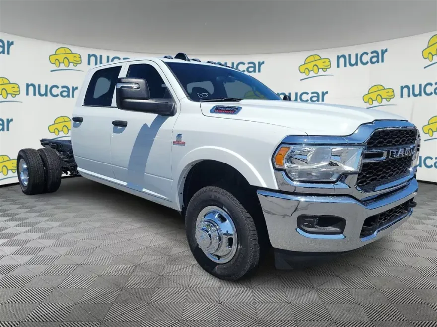 2024 Ram 3500 Tradesman photo 1