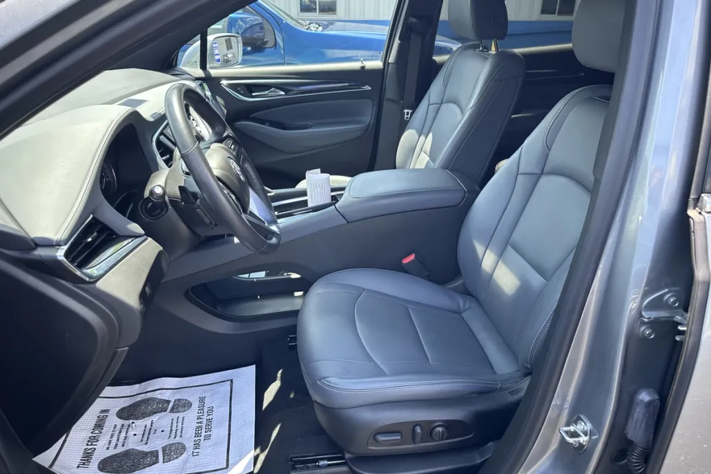 2024 Buick Enclave Essence photo 1