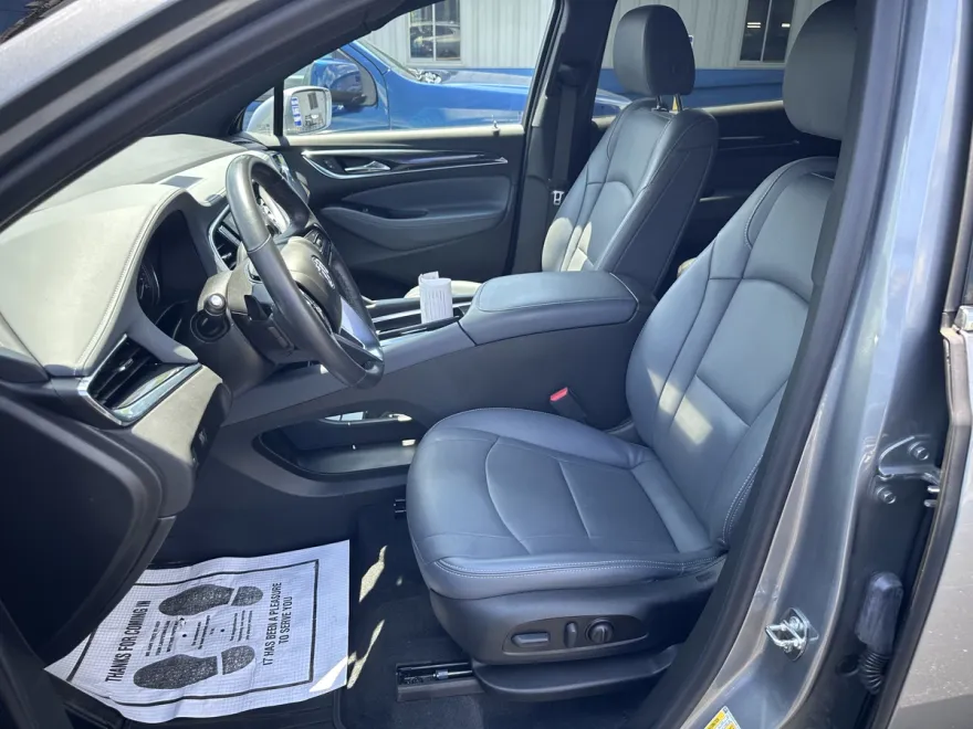 2024 Buick Enclave Essence photo 1