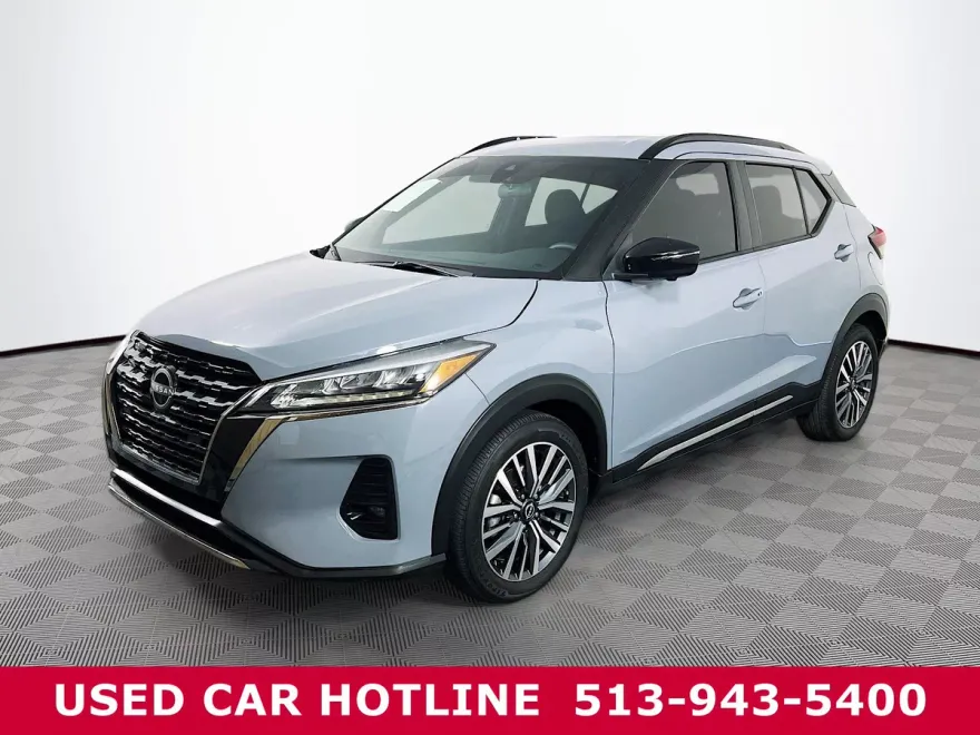 2023 Nissan Kicks SR photo 1