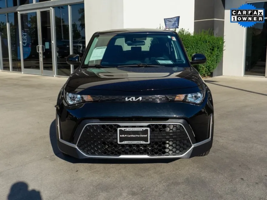 2023 Kia Soul LX photo 1