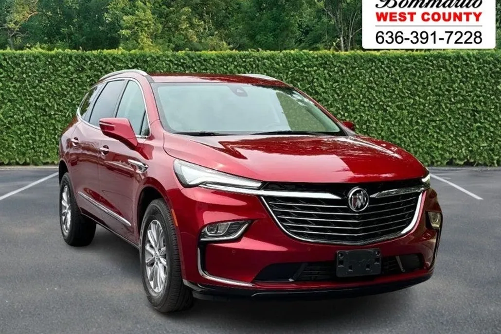 2024 Buick Enclave Essence photo 1