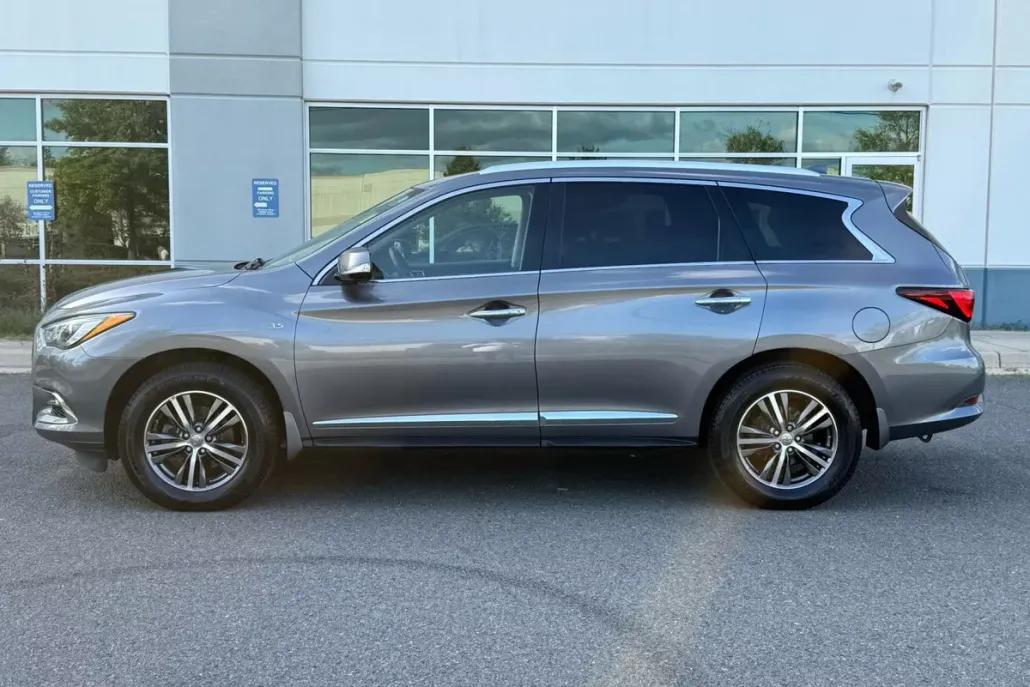 2017 Infiniti QX60 3.5 photo 1
