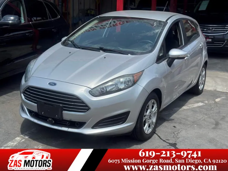 2015 Ford Fiesta SE photo 1