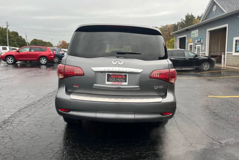 2016 Infiniti QX80 photo 1