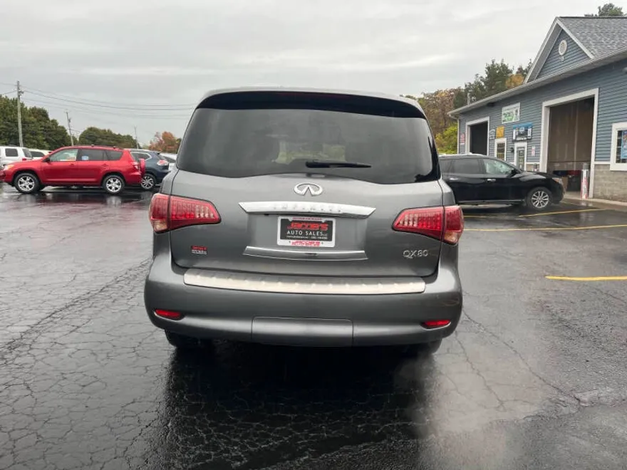 2016 Infiniti QX80 photo 1
