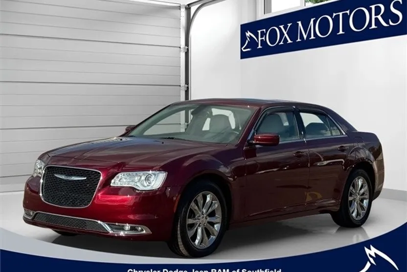 2016 Chrysler 300 Limited photo 1