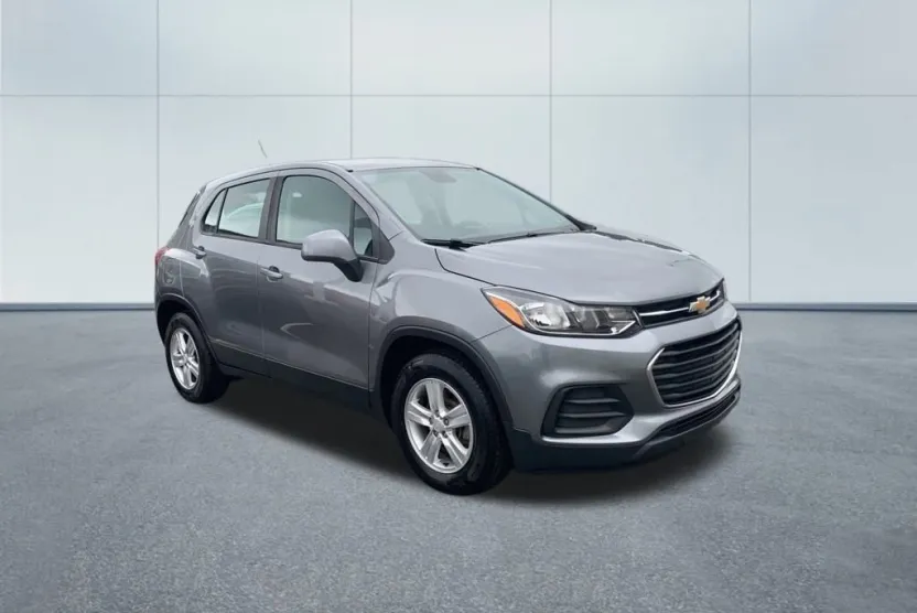 2020 Chevrolet Trax LS photo 1