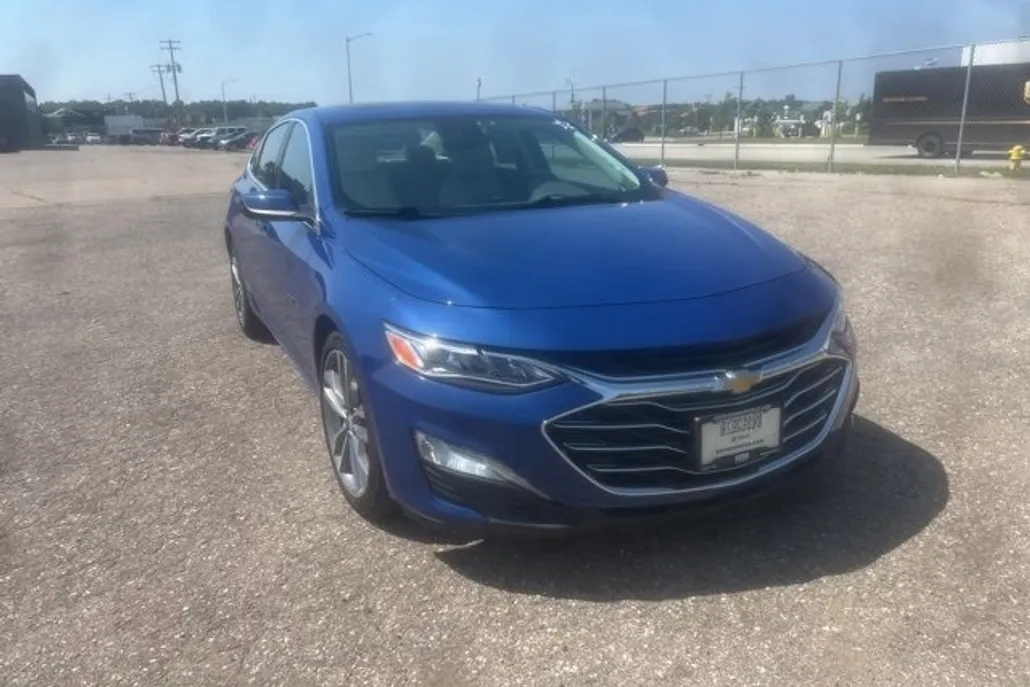 2023 Chevrolet Malibu 2LT photo 1