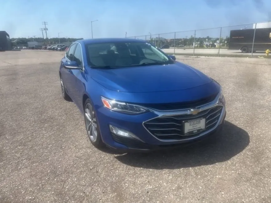 2023 Chevrolet Malibu 2LT photo 1