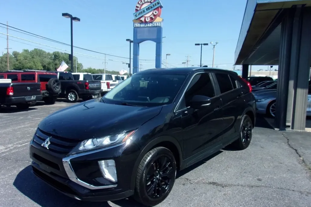 2018 Mitsubishi Eclipse Cross LE photo 1