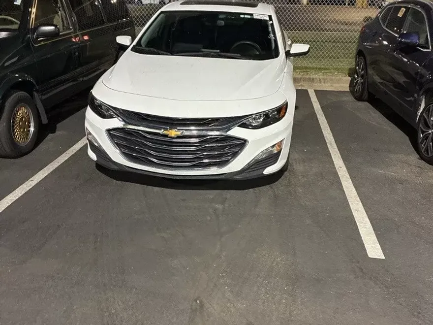 2024 Chevrolet Malibu 1LT photo 1