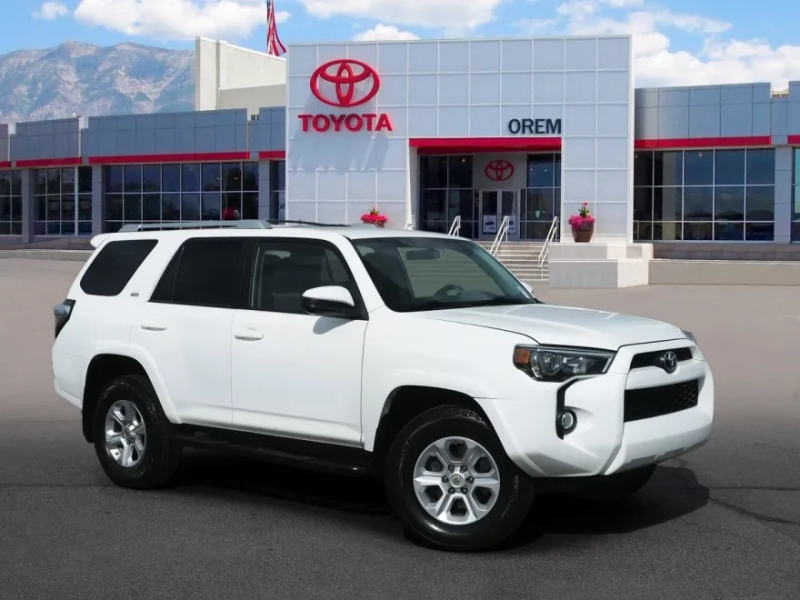 2018 Toyota 4Runner SR5 photo 1
