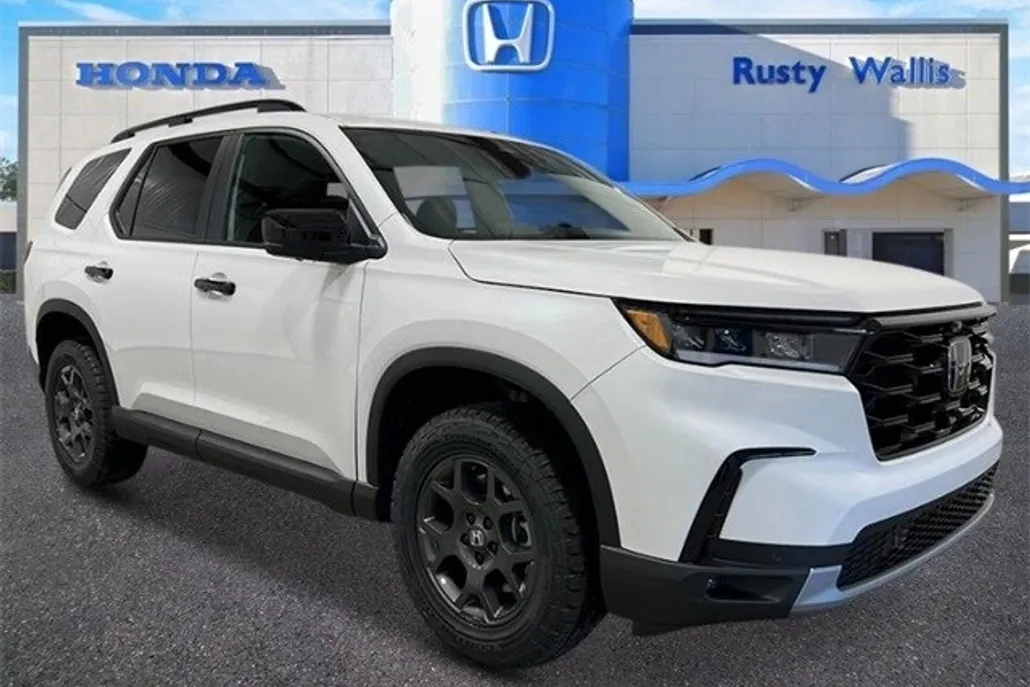2025 Honda Pilot TrailSport photo 1