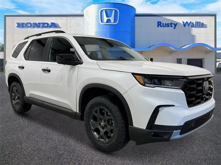2025 Honda Pilot TrailSport photo 1
