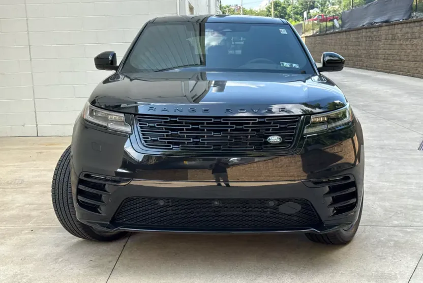 2026 Land Rover Range Rover Velar SE photo 1