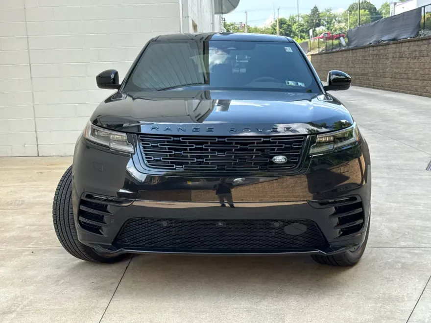 2026 Land Rover Range Rover Velar SE photo 1