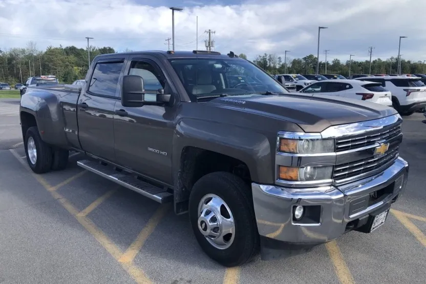 2015 Chevrolet Silverado 3500HD LT photo 1