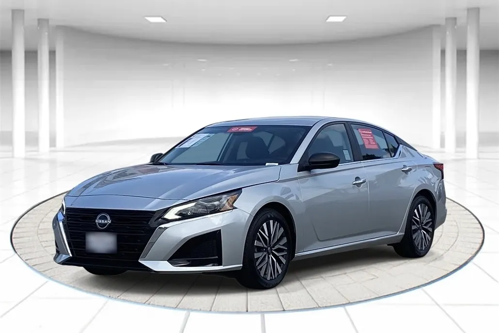 2024 Nissan Altima 2.5 SV photo 1
