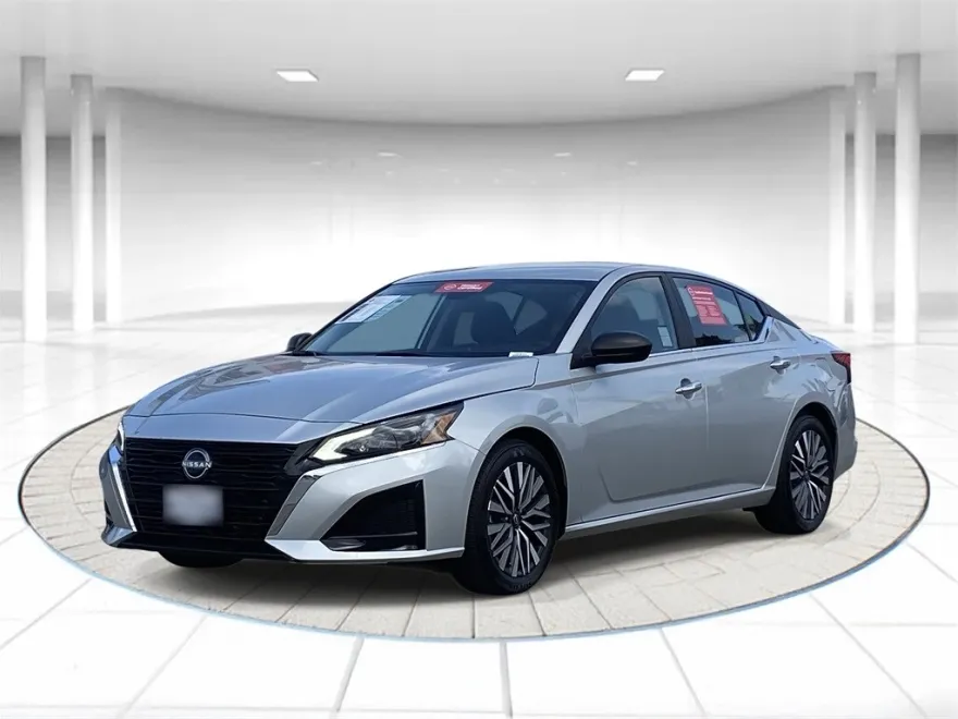 2024 Nissan Altima 2.5 SV photo 1