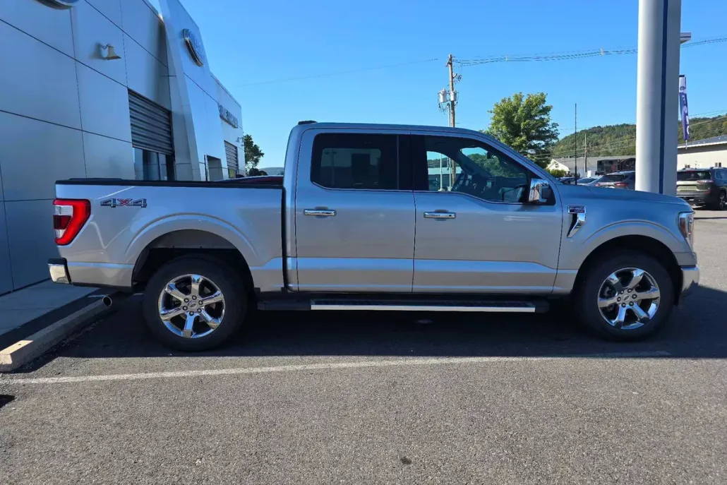 2023 Ford F-150 Lariat photo 1