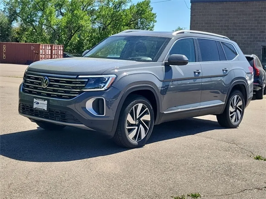 2025 Volkswagen Atlas SE photo 1