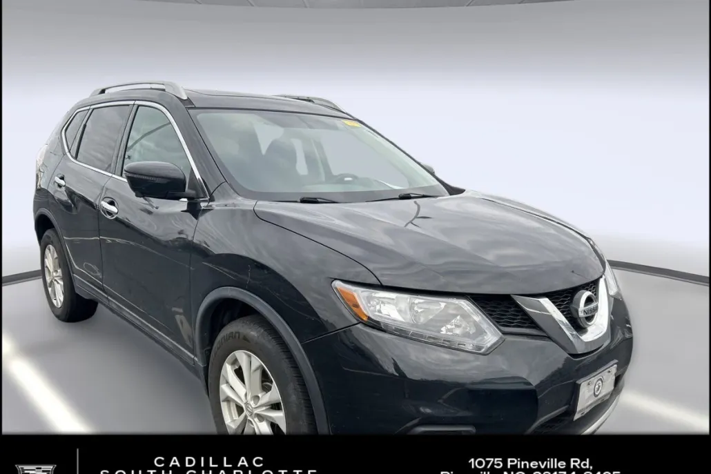 2016 Nissan Rogue SV photo 1