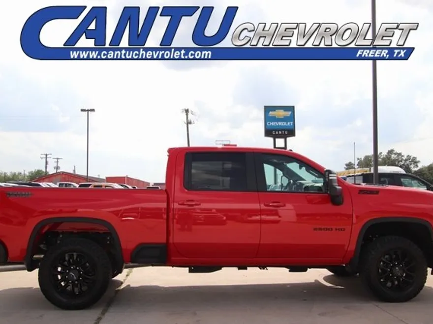 2025 Chevrolet Silverado 2500HD LT photo 1