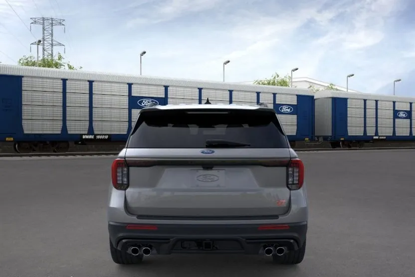 2025 Ford Explorer ST photo 1