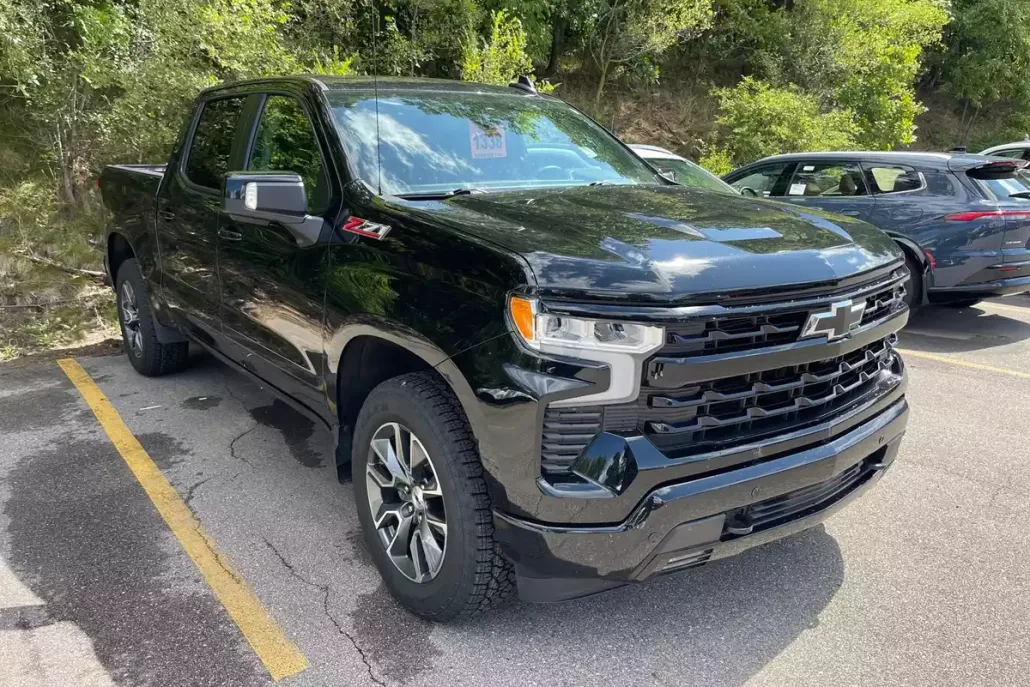 2024 Chevrolet Silverado 1500 RST photo 1