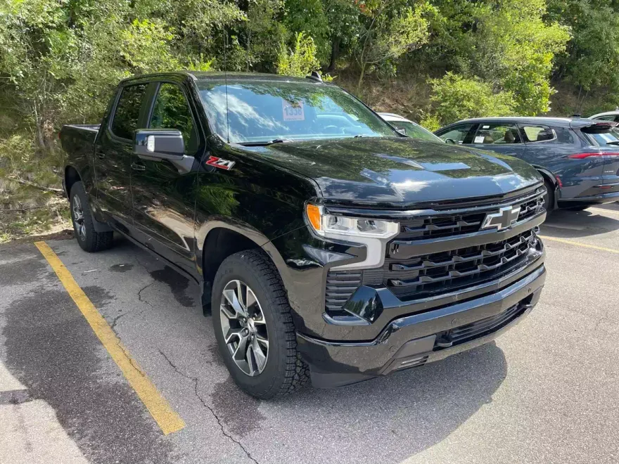 2024 Chevrolet Silverado 1500 RST photo 1