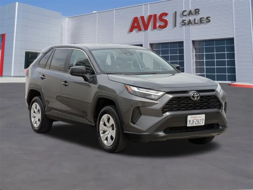 2024 Toyota RAV4 LE photo 1