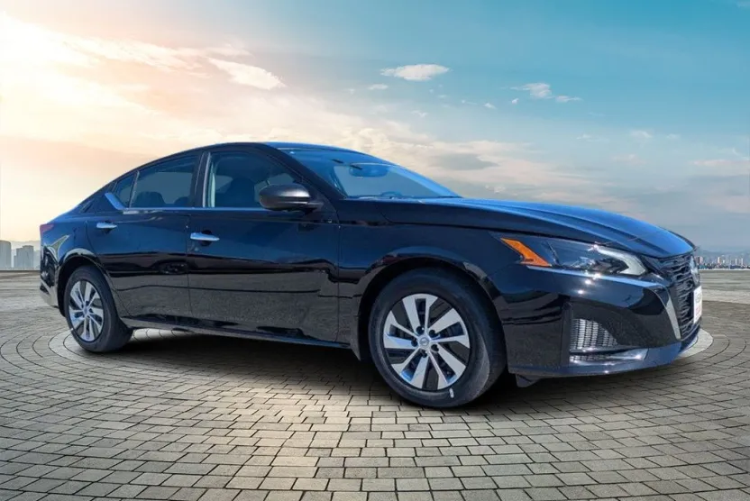 2025 Nissan Altima S photo 1