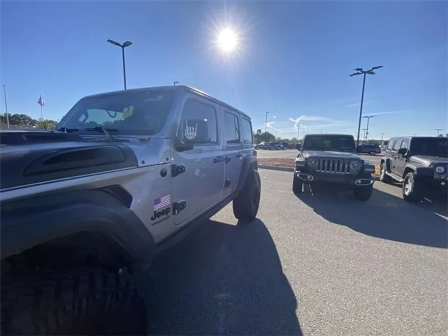 2021 Jeep Wrangler Unlimited Willys photo 1