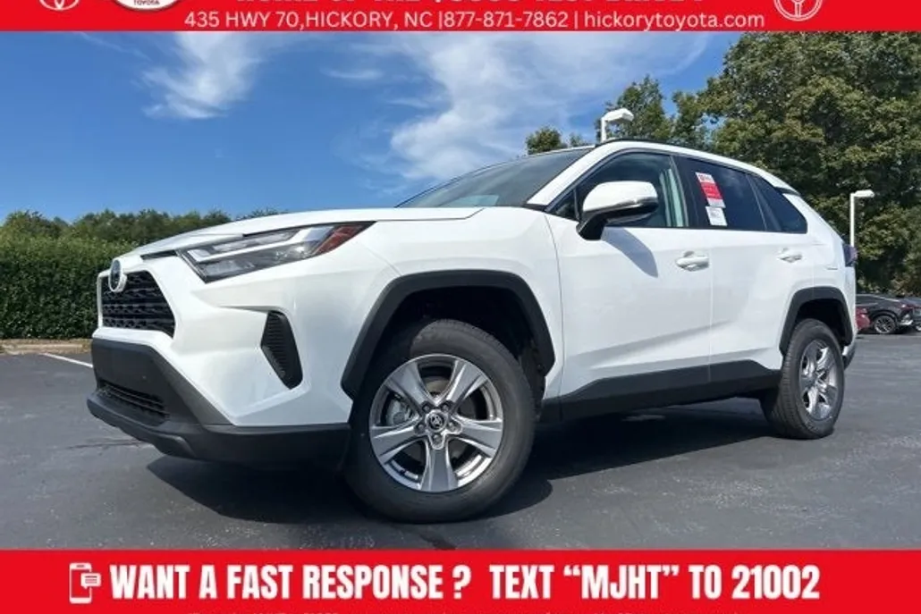 2025 Toyota RAV4 XLE photo 1