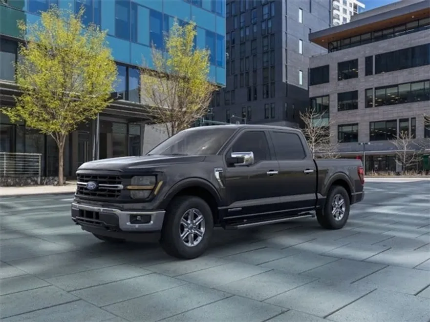 2025 Ford F-150 XLT photo 1