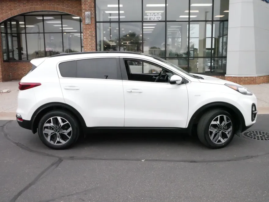 2021 Kia Sportage EX photo 1