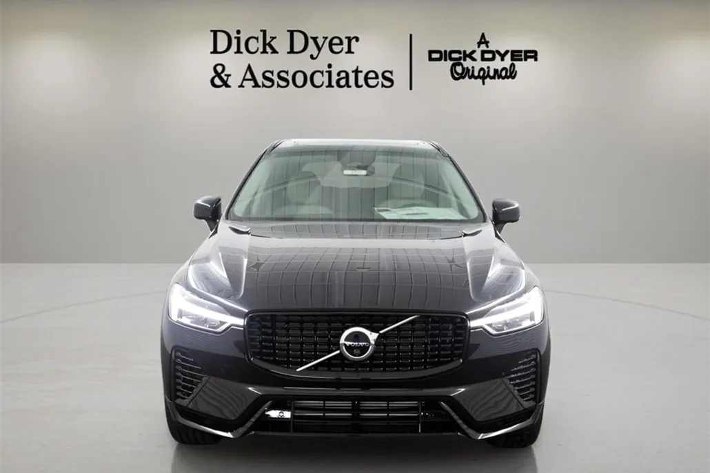 2025 Volvo XC60 Hybrid T8 Plus photo 1