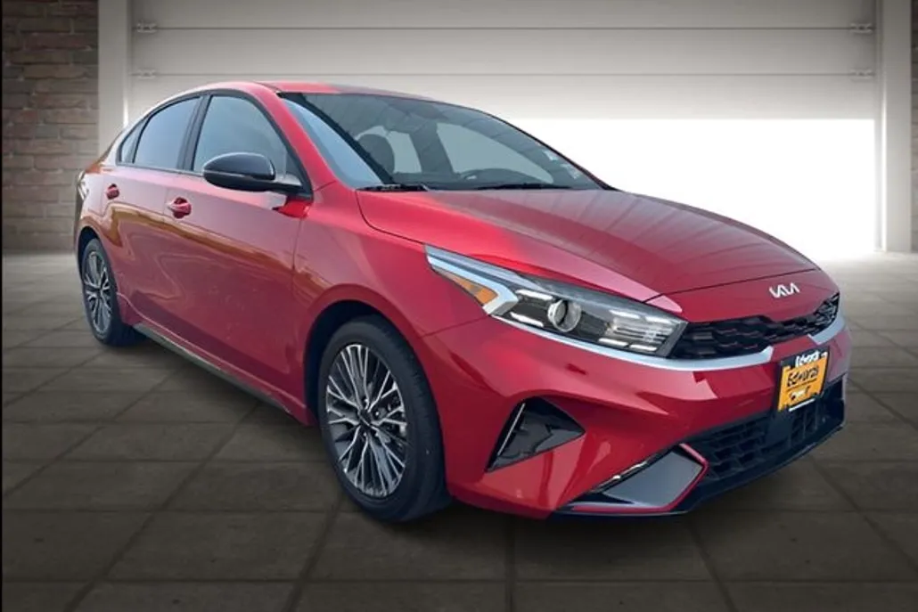 2024 Kia Forte GT-Line photo 1