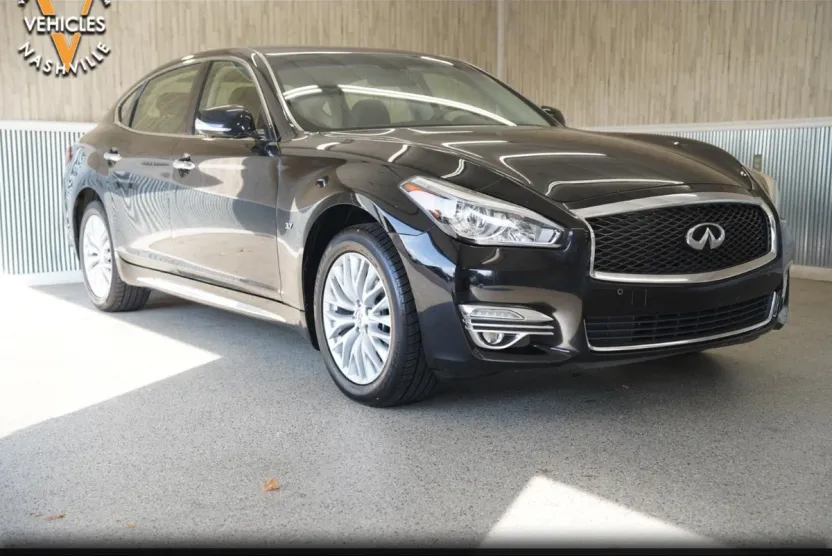2015 Infiniti Q70L AWD photo 1