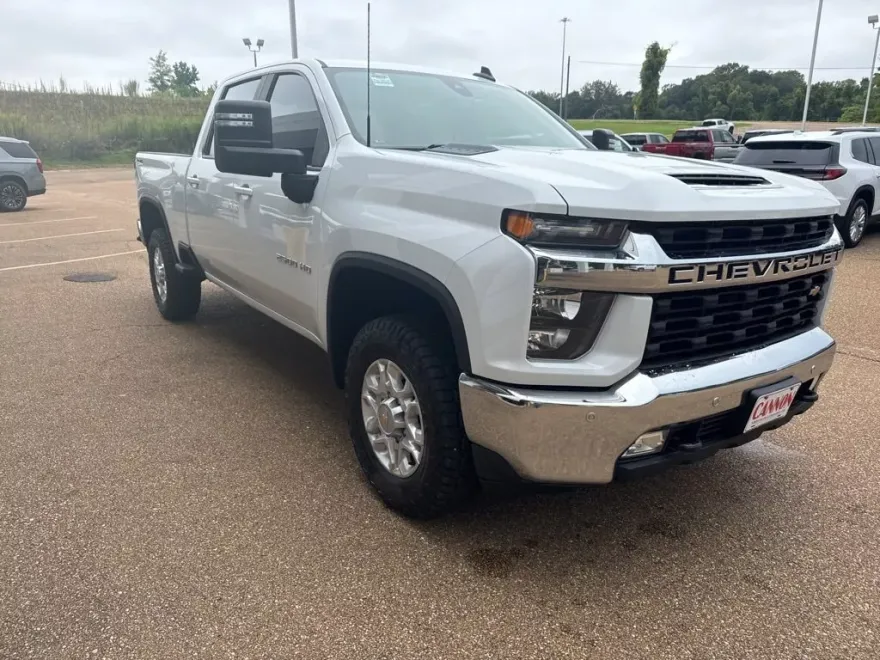 2022 Chevrolet Silverado 2500HD LT photo 1