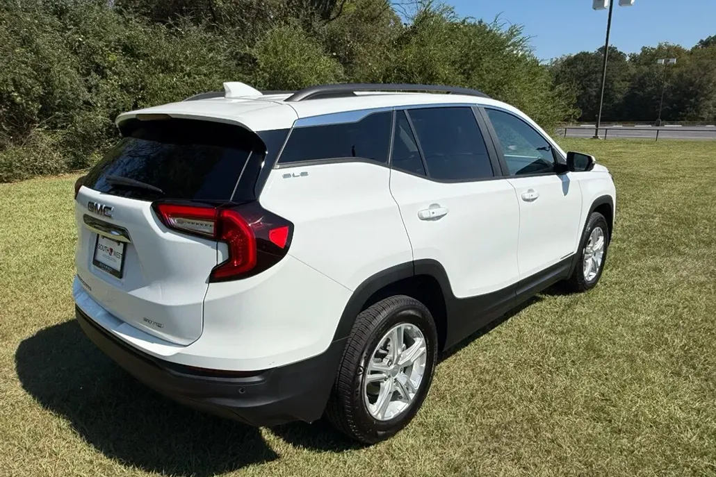 2023 Gmc Terrain SLE photo 1