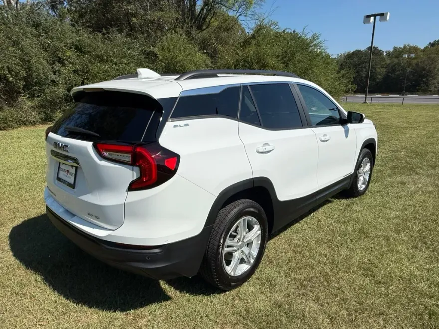 2023 Gmc Terrain SLE photo 1
